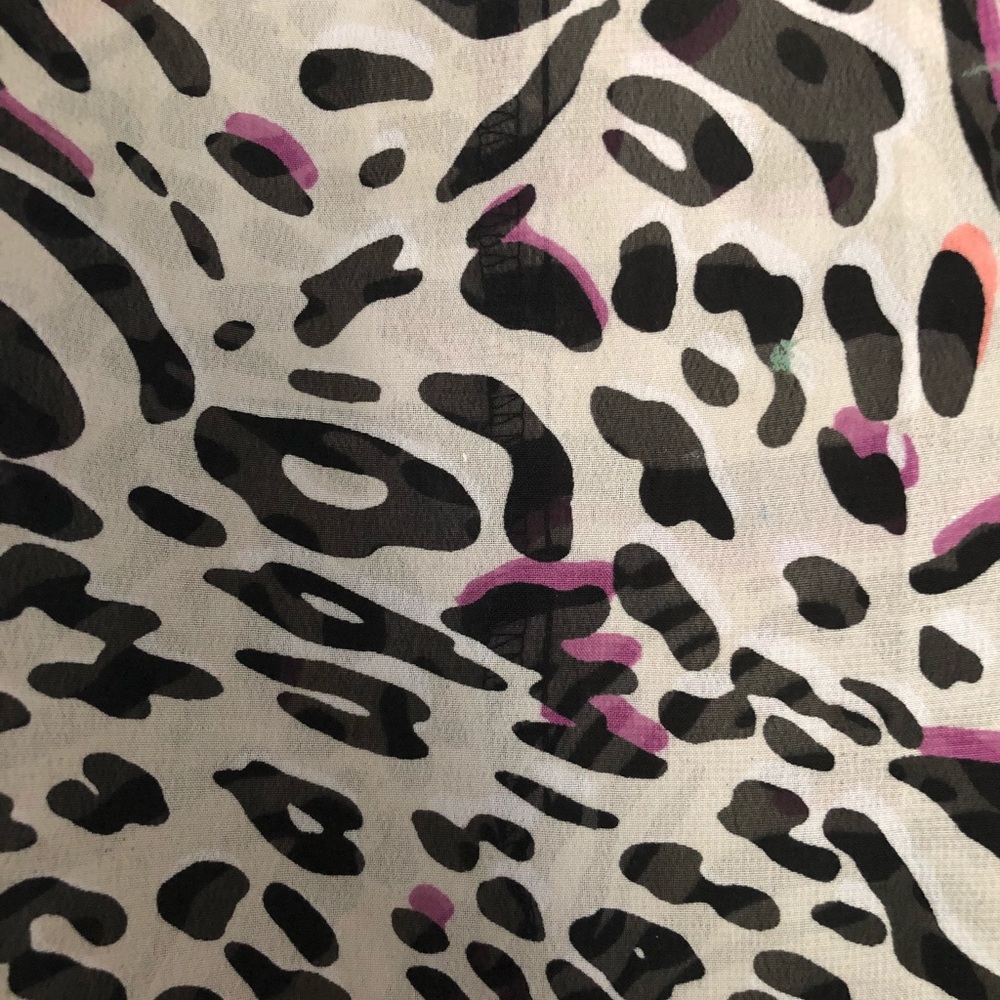 Patterned Chiffon Blouse - Picture 3 of 4